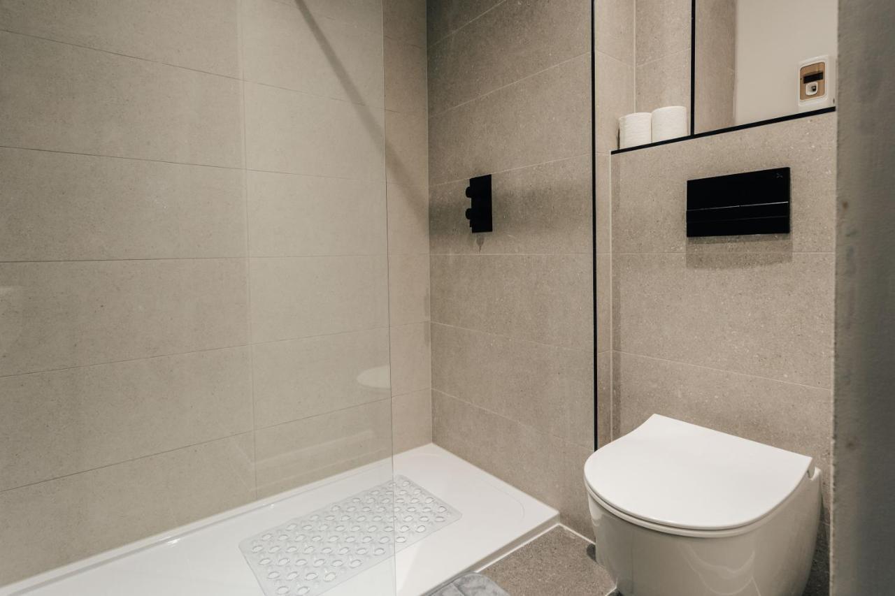 Premier Refurbished Central Flat Борнмът Екстериор снимка