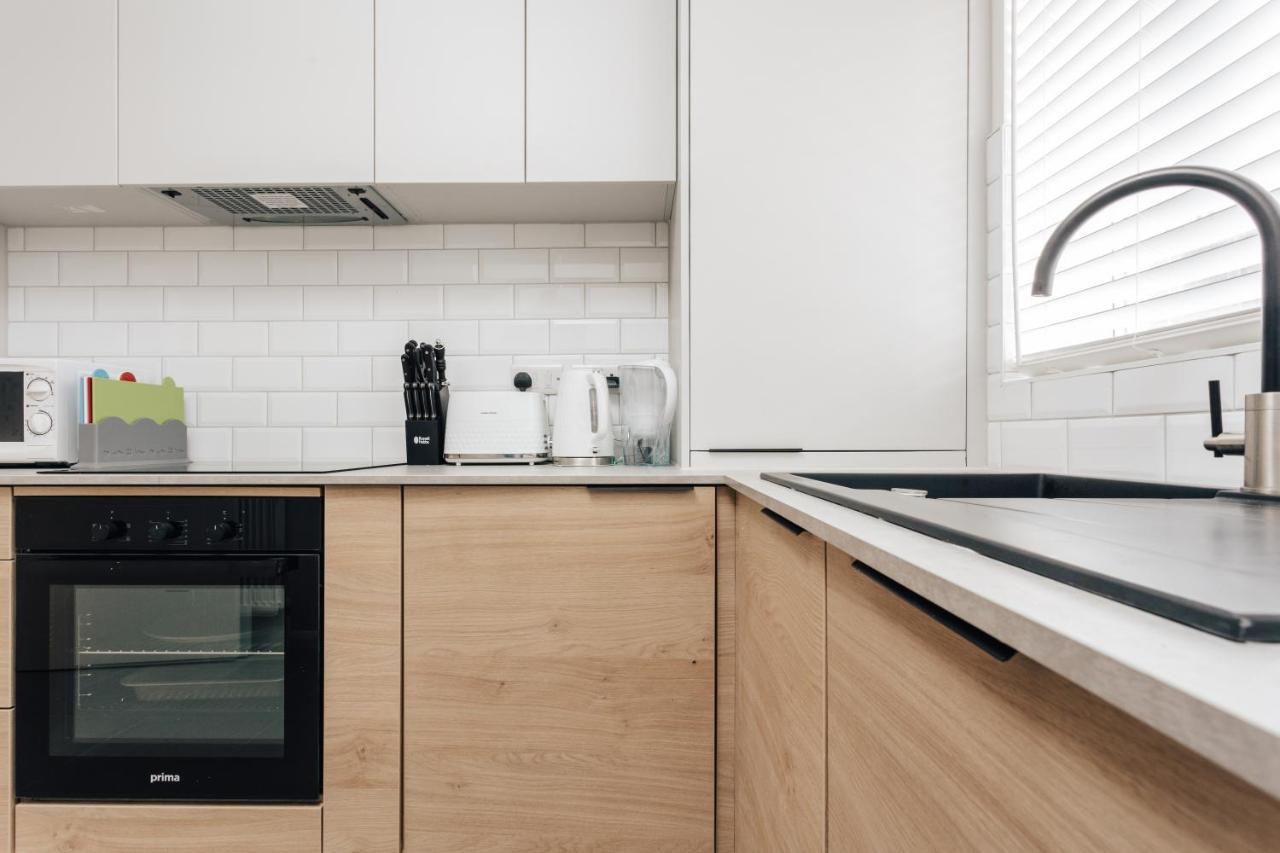Premier Refurbished Central Flat Борнмът Екстериор снимка
