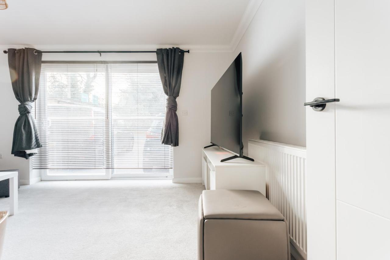 Premier Refurbished Central Flat Борнмът Екстериор снимка