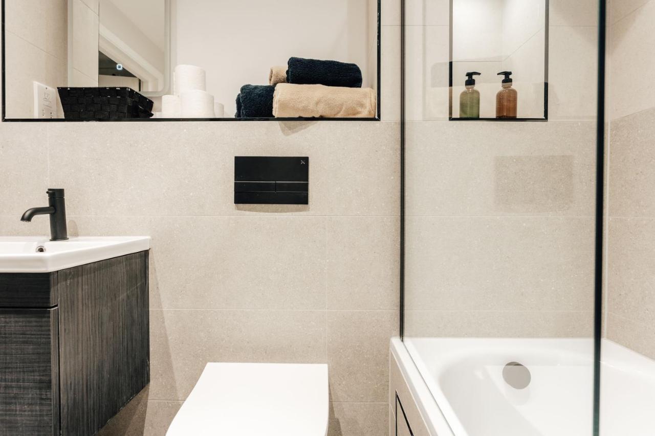 Premier Refurbished Central Flat Борнмът Екстериор снимка