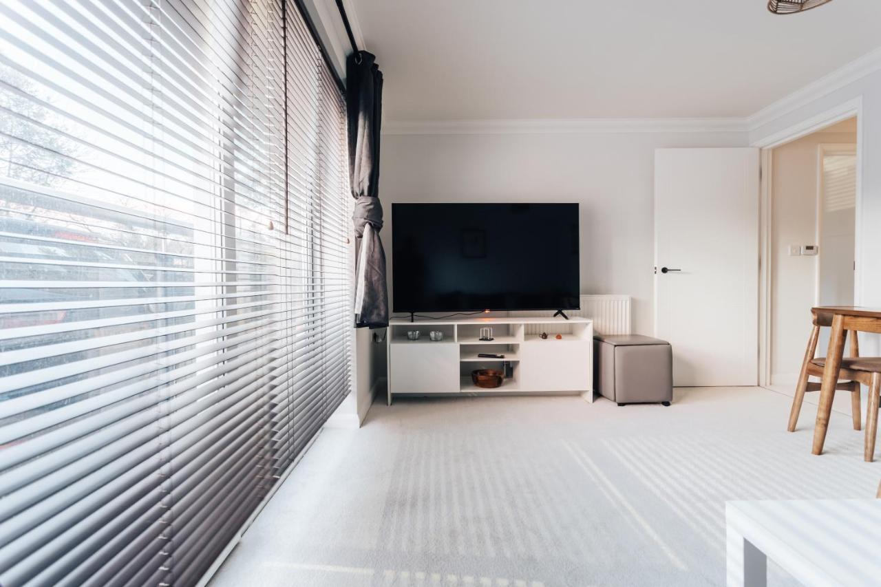 Premier Refurbished Central Flat Борнмът Екстериор снимка